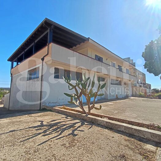 Casa con 7 locali in vendita in PresicceAcquarica