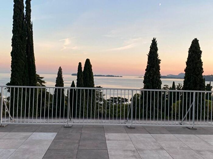 Appartamento bilocale in affitto in Via al Vittoriale, Centro, Gardone Riviera