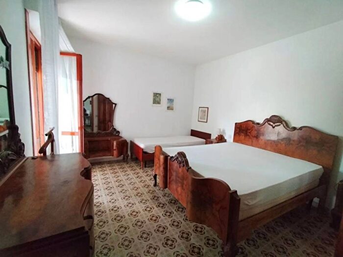 Appartamento trilocale in affitto in Via Dei Pini, Zona Nuova Pratoranieri, Follonica