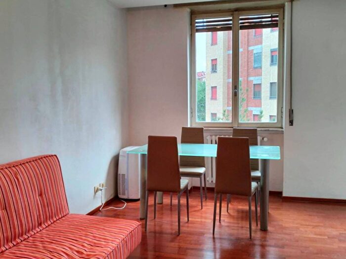 Appartamento bilocale in affitto in Via delle Primule, Lorenteggio, Milano