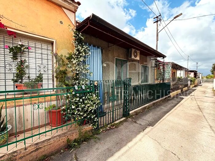 Appartamento trilocale in vendita in Via Marte, Latina