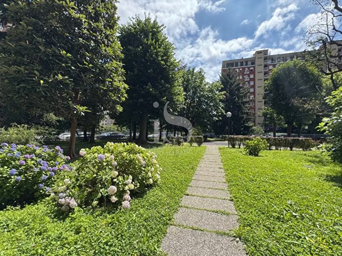Appartamento trilocale in affitto in Via Cimabue, Milano