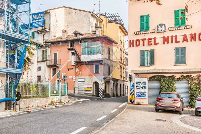 Appartamento quadrilocale in vendita in Via IV Novembre, Belgirate