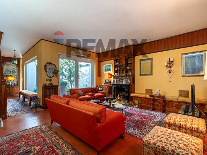 Casa con 11 locali in vendita in Via Eupoli, Roma