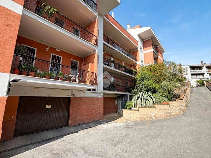 Appartamento quadrilocale in affitto in Via Filippo Barigioni, Mezzocammino, Roma