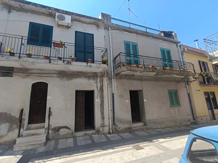 Casa con 6 locali in vendita in Piazza Marchese, Villafranca Tirrena