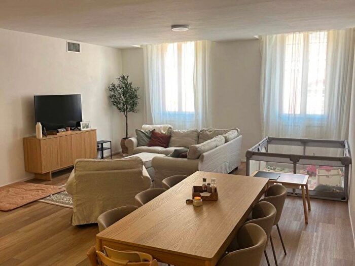 Appartamento con 5 locali in affitto in Via Emilia a San Pietro, Centro Storico, Reggio Emilia