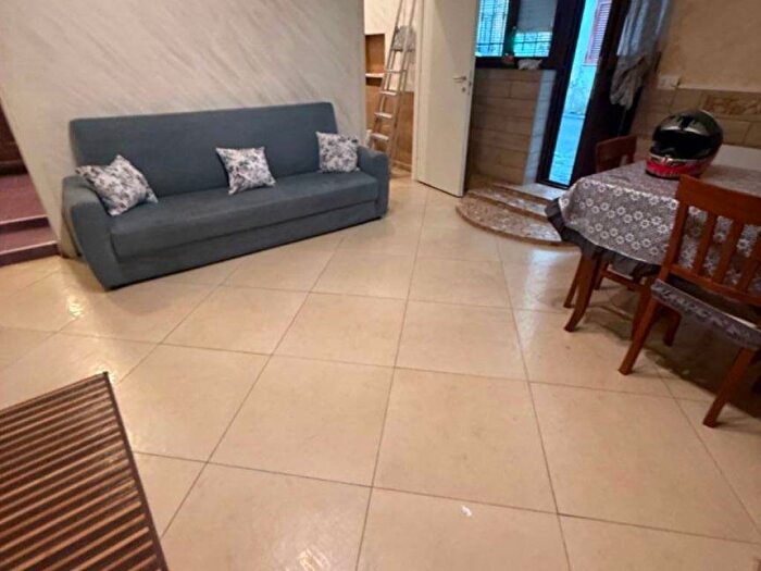 Appartamento trilocale in affitto in Vicoletto Privato Tarallo, San Giovanni a Teduccio, Napoli