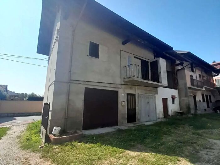 Appartamento bilocale in vendita in Via IV Novembre, Bogogno