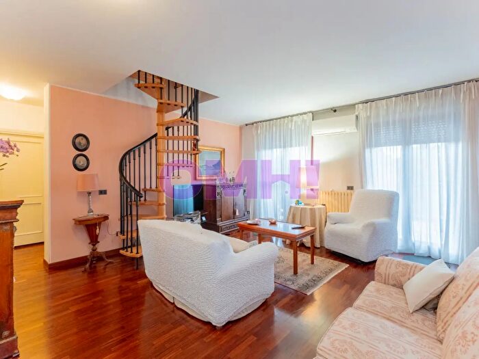 Appartamento quadrilocale in vendita in Cadore, Gallarate