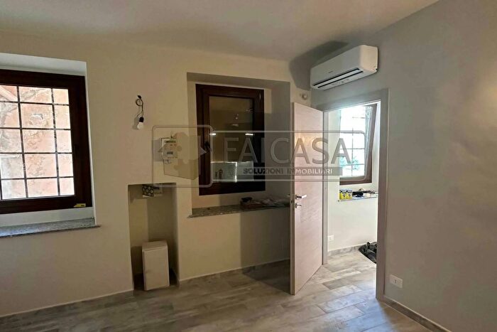 Appartamento trilocale in vendita in Via Alagna Torino, Torino