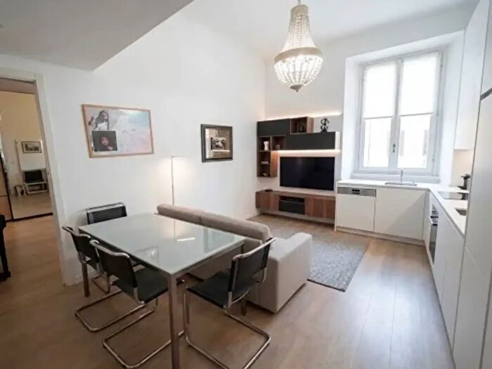 Appartamento bilocale in vendita in Via San Gregorio, Milano