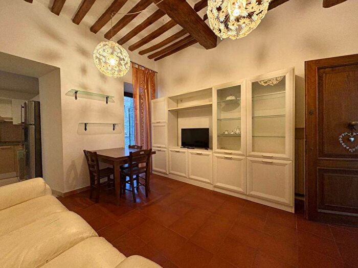 Appartamento trilocale in affitto in Centro, San Gimignano