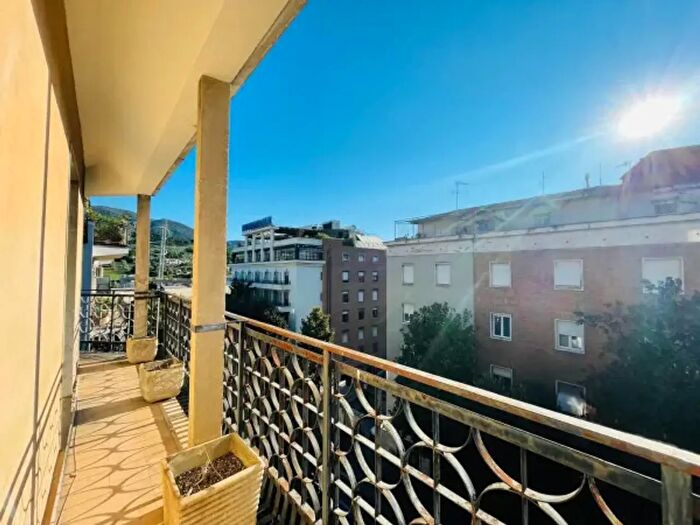 Appartamento con 5 locali in vendita in Viale della Stazione, Terni