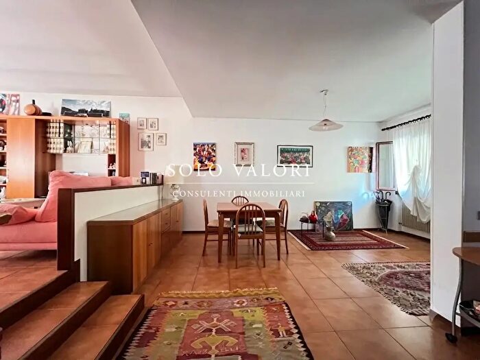 Casa con 5 locali in vendita in Castello Di Godego