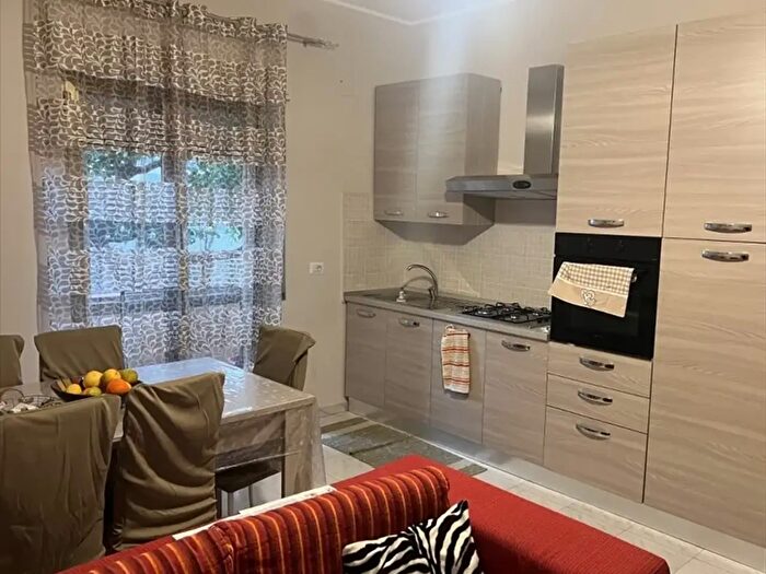 Appartamento trilocale in affitto in Via Cannavò, Reggio Calabria