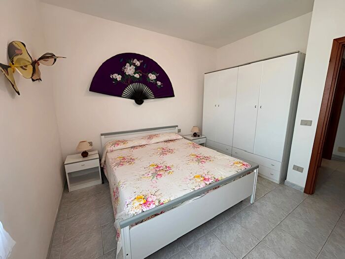 Appartamento trilocale in vendita in Via Lu Calteri, Trinità dAgultu e Vignola