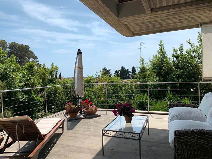 Casa con 6 locali in vendita in Livorno