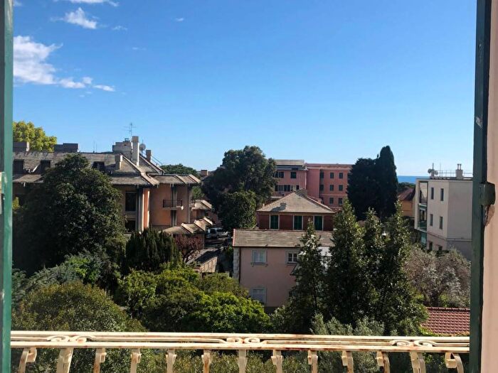 Appartamento trilocale in affitto in Nervi, Genova