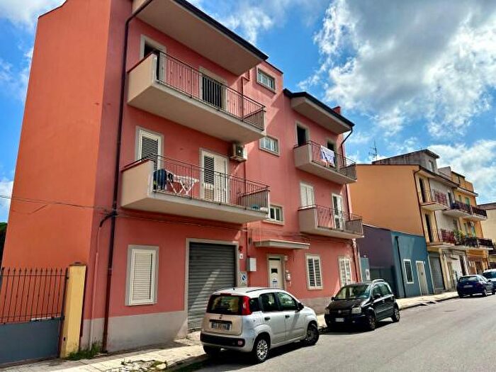 Appartamento in vendita in Via Generale Angelo Cambria, Barcellona Pozzo Di Gotto