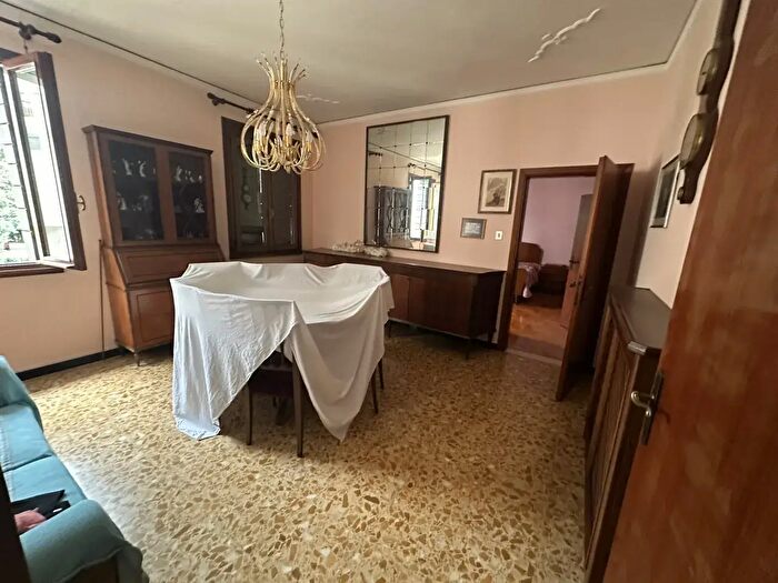 Appartamento quadrilocale in vendita in Via Facciolati, Padova