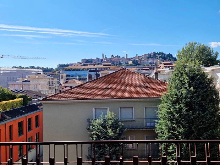 Appartamento quadrilocale in affitto in Borgo Palazzo, Bergamo