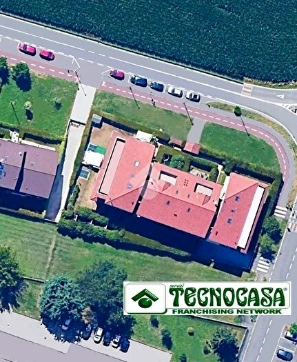 Appartamento con 5 locali in vendita in Cassina De Pecchi