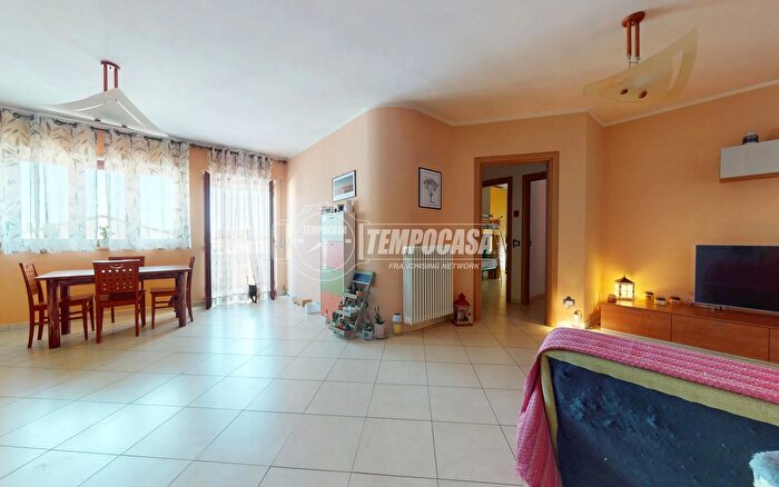 Appartamento trilocale in vendita in Strada La Quacquera, Turi