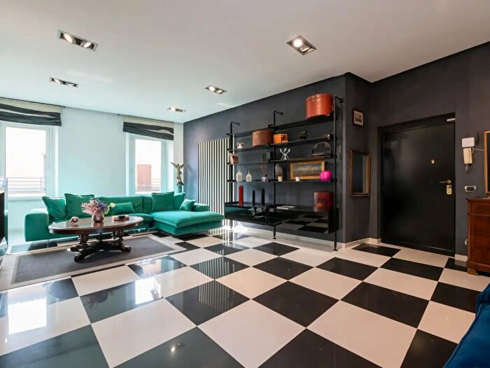 Appartamento quadrilocale in vendita in Via Angelo Brunetti, Roma