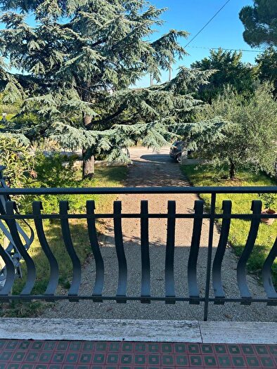 Casa con 10 locali in vendita in Empoli