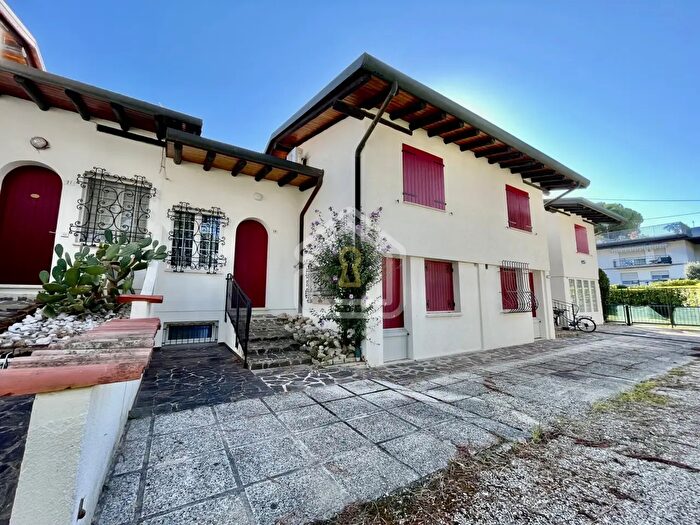 Casa trilocale in vendita in Raggio delle Acace, Lignano Sabbiadoro
