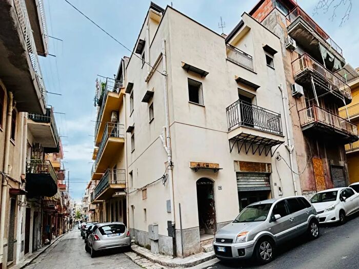 Appartamento trilocale in vendita in Via Angiò Snc, Bagheria