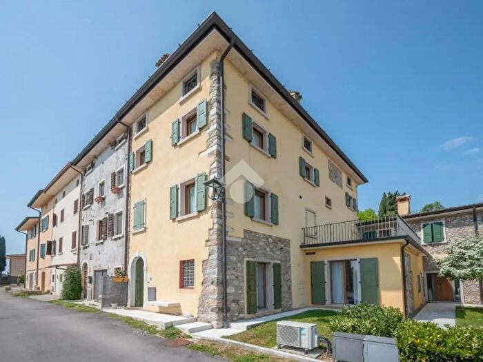 Appartamento bilocale in vendita in Via Val Mora, Garda
