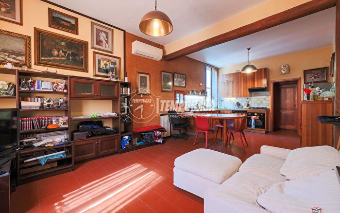 Appartamento con 5 locali in vendita in Via Piave, Bologna