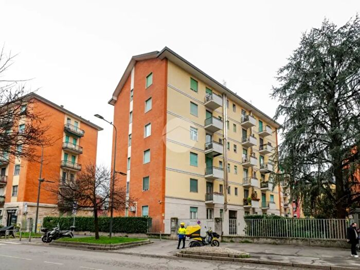 Appartamento quadrilocale in vendita in Via Bartolomeo Cabella, Milano
