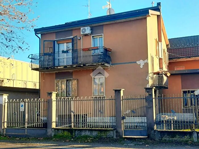 Appartamento trilocale in vendita in Via Risorgimento, Senago