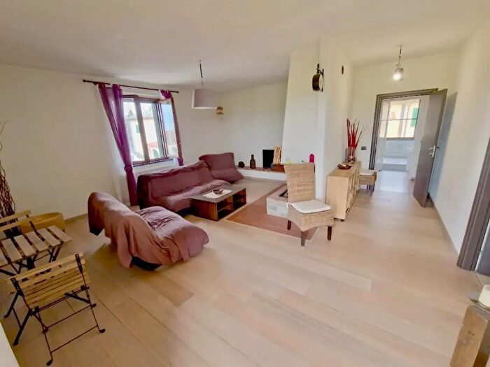 Casa con 10 locali in vendita in San Giuliano Terme