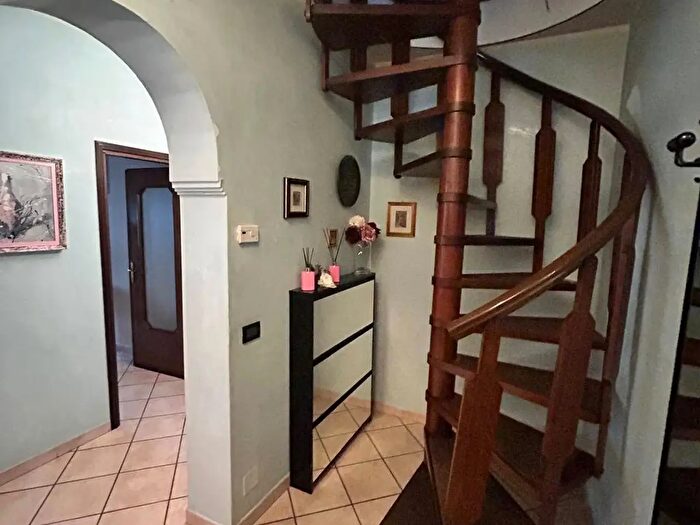 Appartamento con 5 locali in affitto in Viale Porta Po B, Rovigo