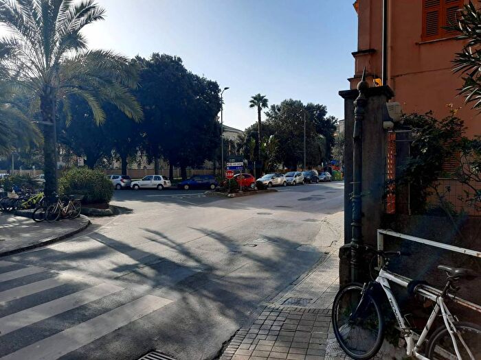 Appartamento trilocale in affitto in Traversa di Via G B Prandina, Centro, Chiavari