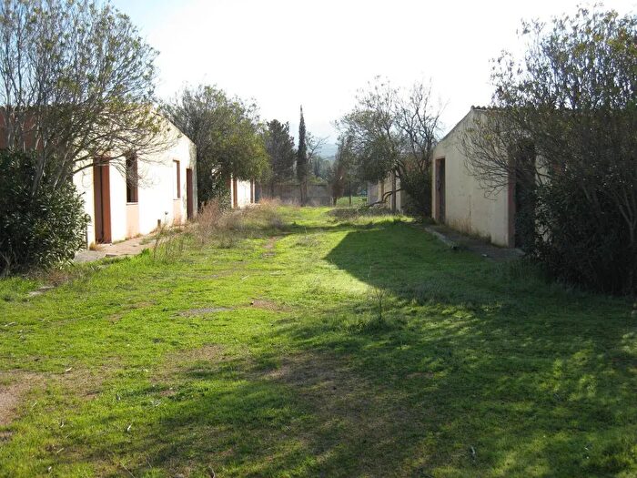 Casa con 10 locali in vendita in Quartucciu