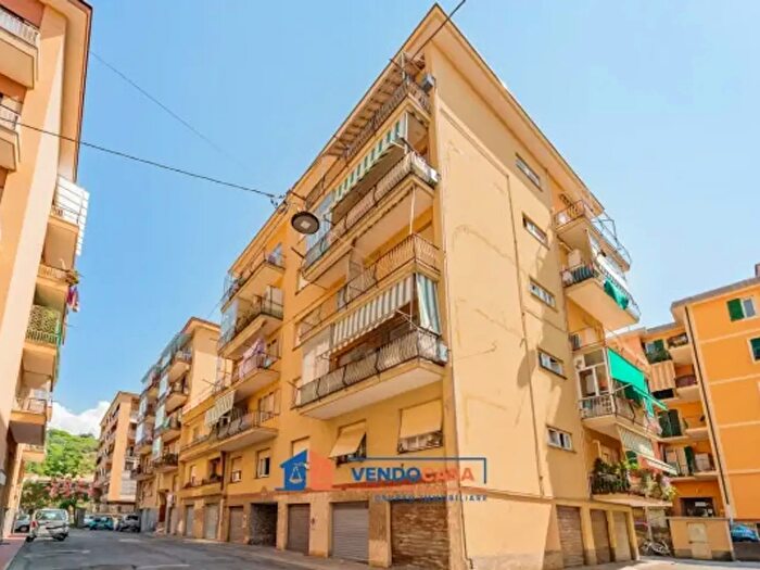 Appartamento quadrilocale in vendita in Via Guglielmo Marconi, Albisola Superiore