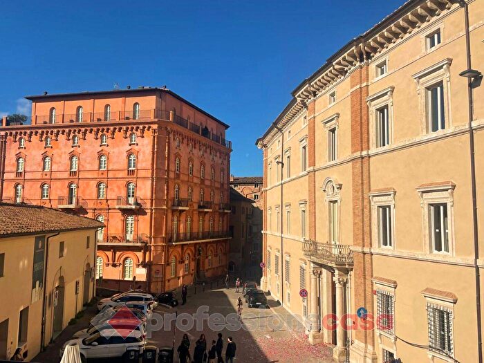 Appartamento quadrilocale in vendita in Piazza Cavallotti, Perugia