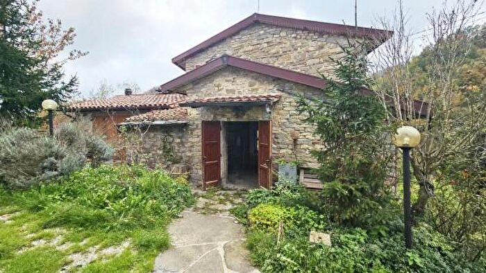 Casa con 6 locali in vendita in Sestino