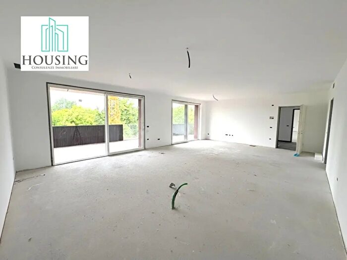 Appartamento quadrilocale in vendita in Viale delle Terme, Abano Terme