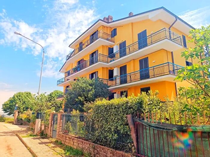 Appartamento con 5 locali in vendita in Via Aldo Moro, Canepina