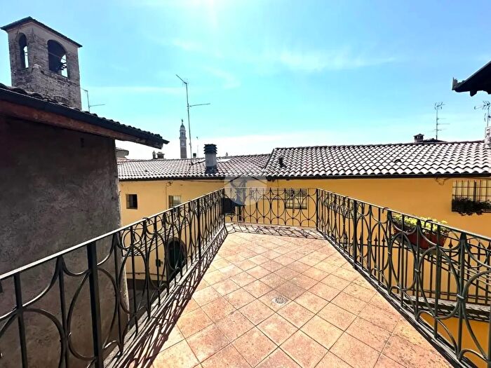 Appartamento quadrilocale in vendita in Via Marco Scaramuccino, Palazzolo Sull'Oglio