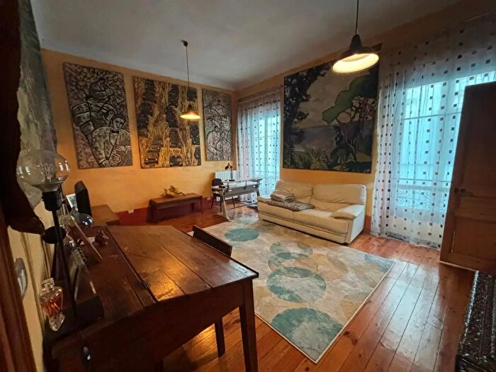 Appartamento trilocale in vendita in Via Garibaldi, Ventimiglia