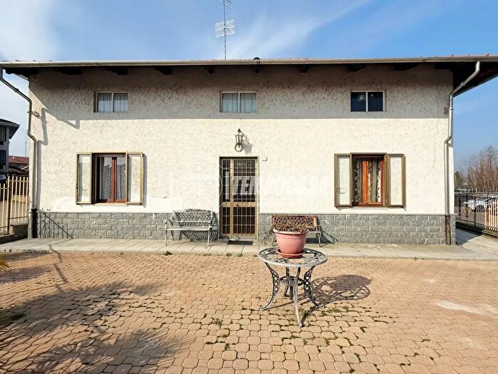 Casa quadrilocale in vendita in Via Ranzoni, Cossato