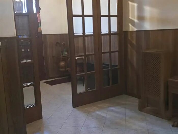 Casa con 8 locali in vendita in Prato