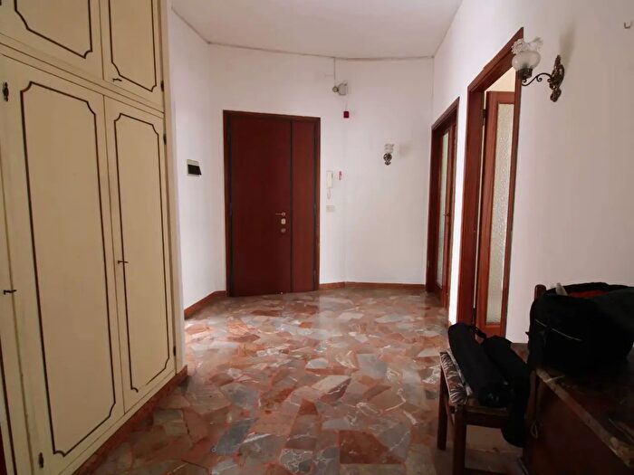 Appartamento con 5 locali in vendita in Via Carlo del Greco, Firenze